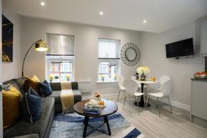 芬奇利Aisiki Apartments at Stanhope Road, North Finchley, a 3 Bedroom and 2 Bathroom Pet-Friendly Duplex Flat, King or Twin beds with FREE WIFI的相册照片
