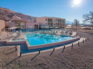 The Moab Resort, WorldMark Associate内部或周边的泳池
