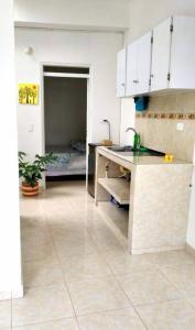 Apartamento amoblado en La Tebaida, Quindio的厨房或小厨房