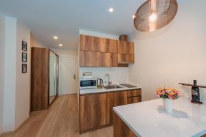 New Gudauri Apartment Loft 2 N332的厨房或小厨房