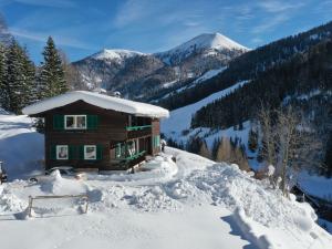 茵聂科里姆斯Beautiful and very luxurious chalet in walking and skiing area Innerkrems的相册照片