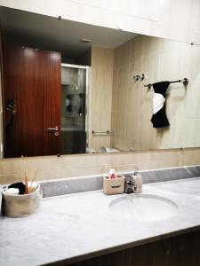 Apartamento com Vista para a Baía de Luanda的一间浴室