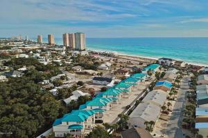 Sunny PCB Home with Balcony Steps to the Beach!鸟瞰图