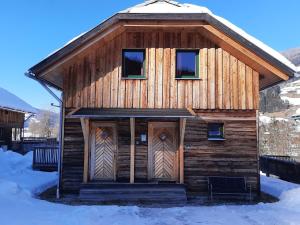 穆劳附近圣格奥尔根Chalet in St Georgen ob Murau with hot tub的相册照片