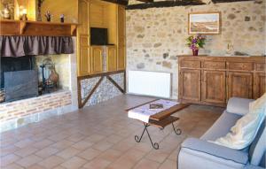 La Chapelle-Saint-Jean3 Bedroom Stunning Home In La-chapelle-saint-jean的相册照片