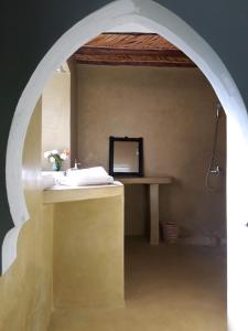 Ourika Timalizène le jardin des délices的一间浴室