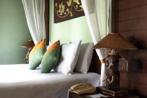 Baan Chaweng Beach Resort & Spa - SHA Extra Plus客房内的一张或多张床位