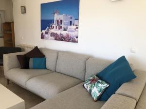 Scenic Villa in Foz do Arelho with Private Swimming Pool的休息区