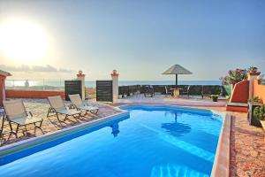 阿查拉维Beach Villa Athanasia - villa with private pool on the beach by PosarelliVillas的相册照片