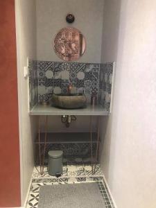 Chambres d'hôtes L'âme de Travassac的一间浴室