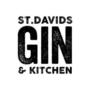 圣大卫St Davids Gin & Kitchen - The Cathedral Villas的黑白的海报,有文字的日子流传,厨房