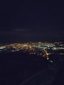 利贝雷茨杰斯特德酒店的夜晚城市的空中景观