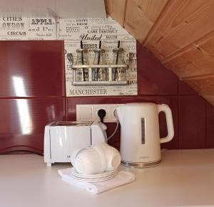 Marilyn Vendégház的咖啡和沏茶工具