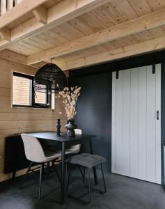 Nieuw! Sfeervol Tiny House in de natuur en aan het water