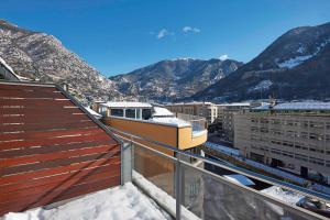 安道尔城NH Andorra la Vella的山景阳台