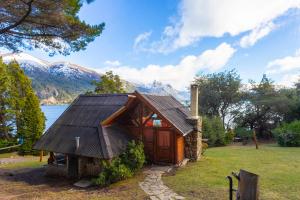 山林小屋周边自然景观