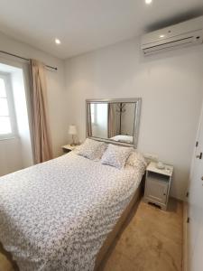 Azvalia - Ático Larga 112 - Terraza客房内的一张或多张床位
