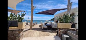 泰晤勒·苏尔·梅尔Vue mer et sur la baie de Cannes piscine 450m2 randonnée VTT au pied de l Esterel的相册照片