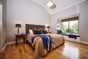 Parehua Resort客房内的一张或多张床位