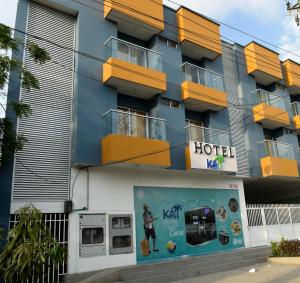 SoledadHotel Kai Soledad Atlántico的大楼前的酒店