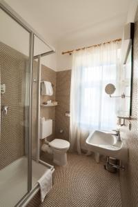 加雷兹提恩萨尔兹堡酒店的一间浴室