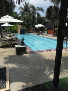 ViVi Hotel Resort内部或周边的泳池