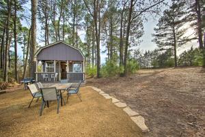 WinnsboroLakefront Cabin with 2 Lofts, Boats on 4 Acres的相册照片