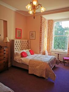 Severn Manor Country Estate客房内的一张或多张床位