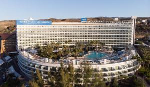 圣阿古斯丁凯莱宫圣阿古斯丁海水浴场度假酒店的享有酒店空中美景,设有游泳池