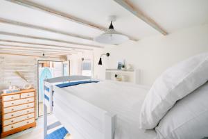 Gwithian, Sea Dream Beach Chalet客房内的一张或多张床位