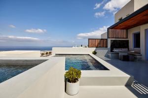 皮尔戈斯My Santorini Villa, Pyrgos Luxury的海景别墅 - 带游泳池