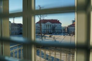 凯尔采Prestige Apartment Rynek Kielce的从窗户可欣赏到城市美景