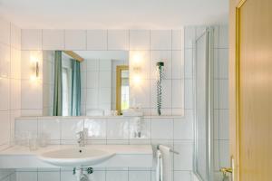 Hotel Alpenblick的一间浴室