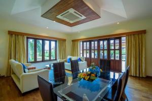 考陶Khao Tao lake & beach villas, Hua Hin.的相册照片