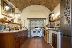 Villa Feudo的厨房或小厨房