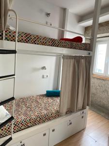 Hostel Eleven客房内的一张或多张双层床