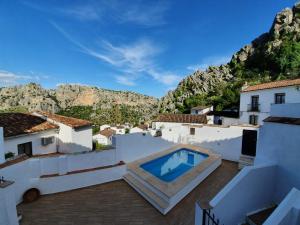 蒙特哈克Casita del Niño Rey的从带游泳池的房子的屋顶上欣赏美景