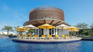 Villa Biển - Oceanami Resort Long Hải内部或周边的泳池