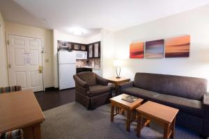 Sonesta ES Suites Austin The Domain Area的休息区