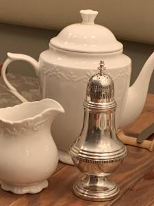 MacherinLe Clos 24的茶壶和茶壶