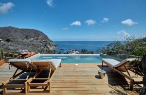 Playa EstacahuiteCasa Roni - 5 Bedroom Luxury Villa with Ocean View的相册照片