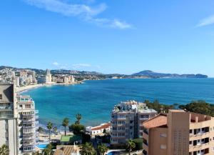 卡尔佩Calpe Beachview的城市的海景