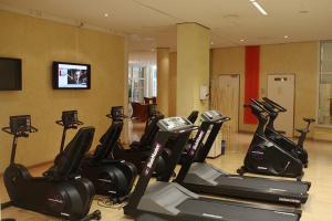 杜姆寄宿公寓式酒店的健身中心和/或健身设施