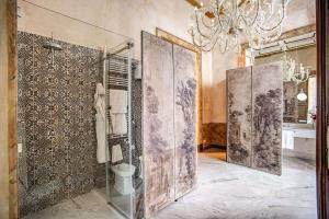 Palazzo Doria Napoli的一间浴室