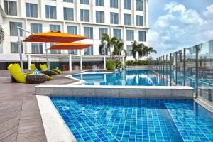 Kingsford Hotel Manila内部或周边的泳池
