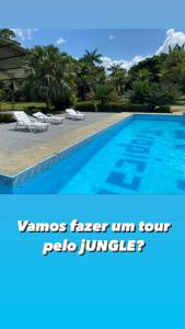 Jungle Spa e Hotel内部或周边的泳池