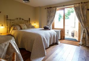 RushfordQuavers Rest - quintessential little home & hot tub available !的相册照片