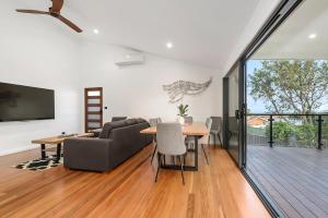 24 Hibiscus Crescent Port Macquarie的休息区