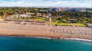贝莱克萨尔普卡迪瑞耶酒店的享有海滩的空中景致。