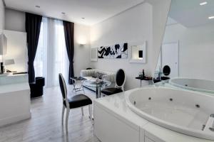 LHP Hotel Montecatini Palace & SPA的一间浴室